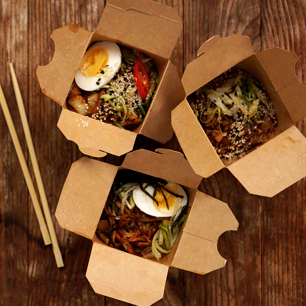 Foodbox "Asia" made of kraft paper, example of use