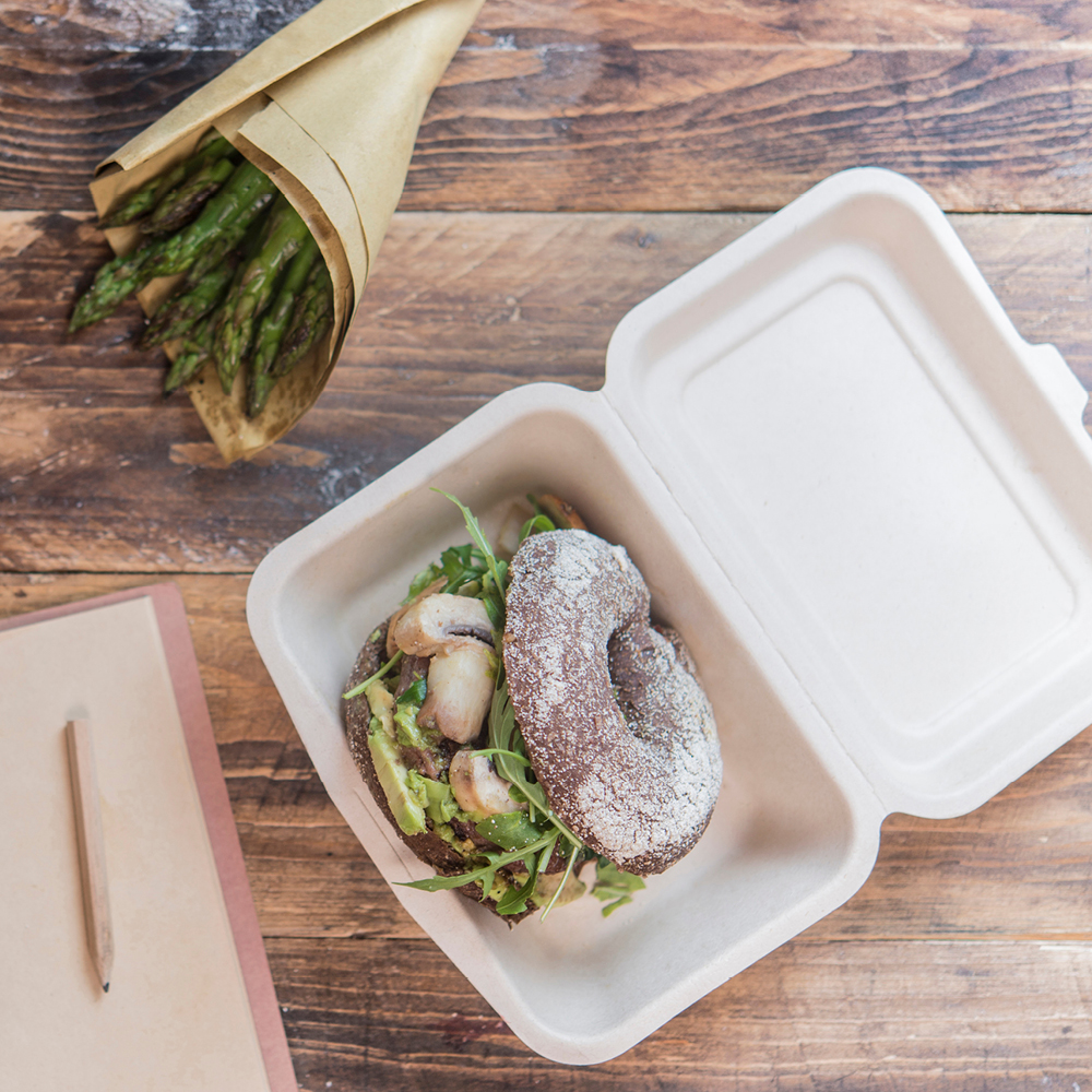 Organic menu boxes with hinged lid made of bagasse, example of use