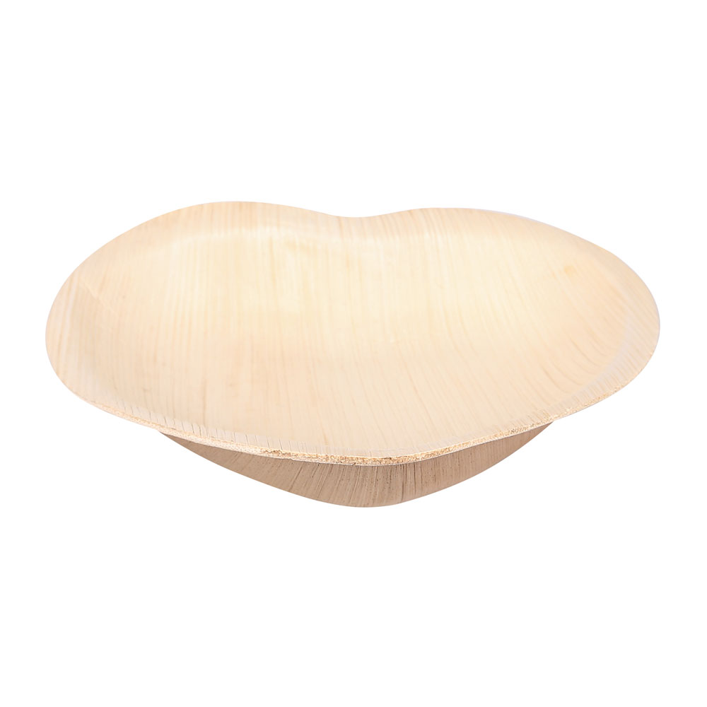 Bowls heart-shaped made of palm leaf with an edge