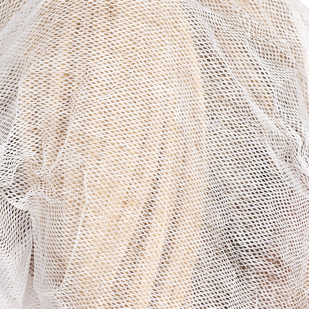 Baretthauben mit Schirm aus Viskose in weiß, Textur