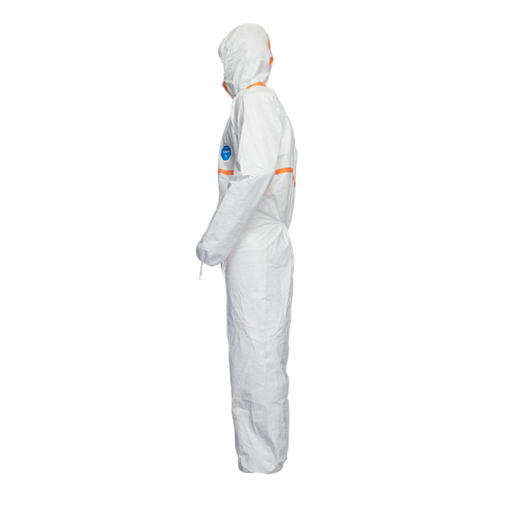 DuPont™ Tyvek® 800 J Protective Coveralls TJ198Ta in the oblique view