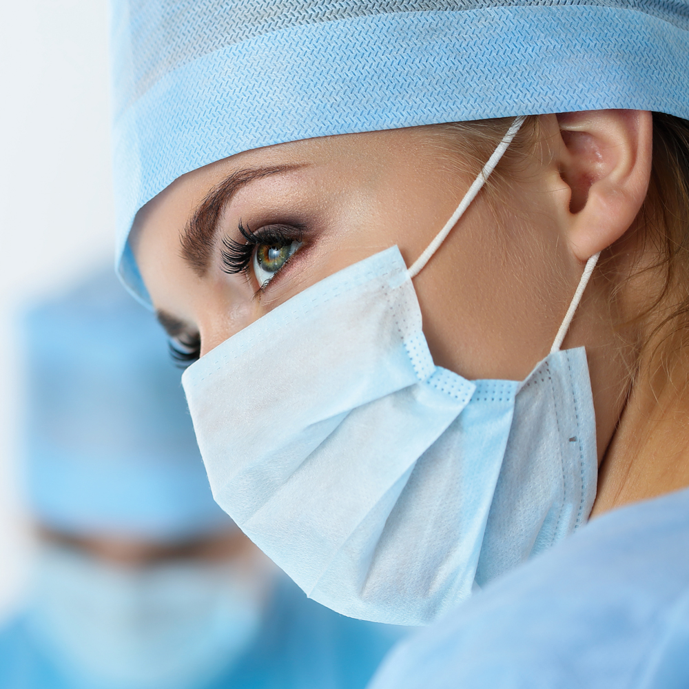 Face masks type IIR, 3-ply made of PP in blue in the medicine