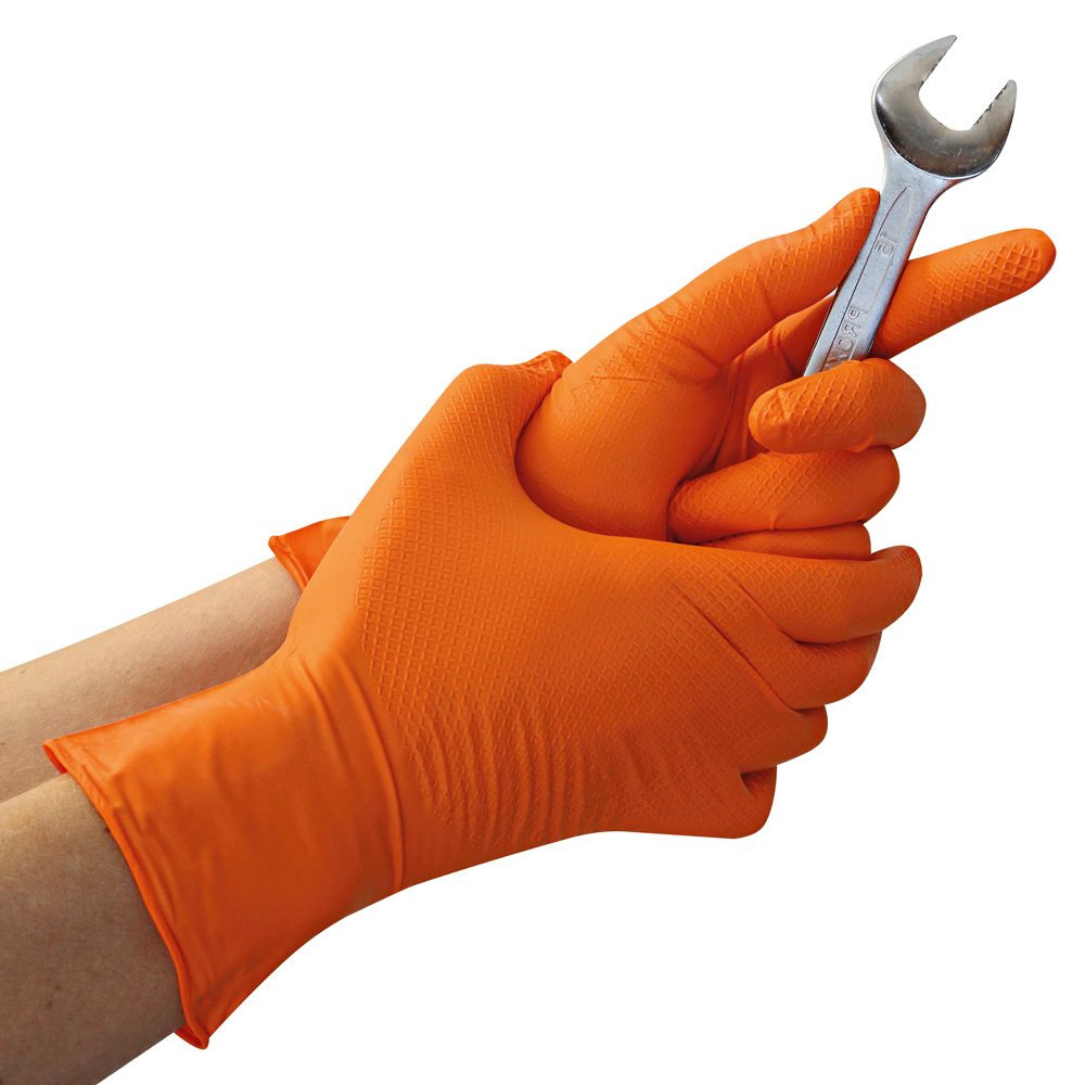 Nitrilhandschuhe Power Grip puderfrei in orange als Anwendungsbeispiel