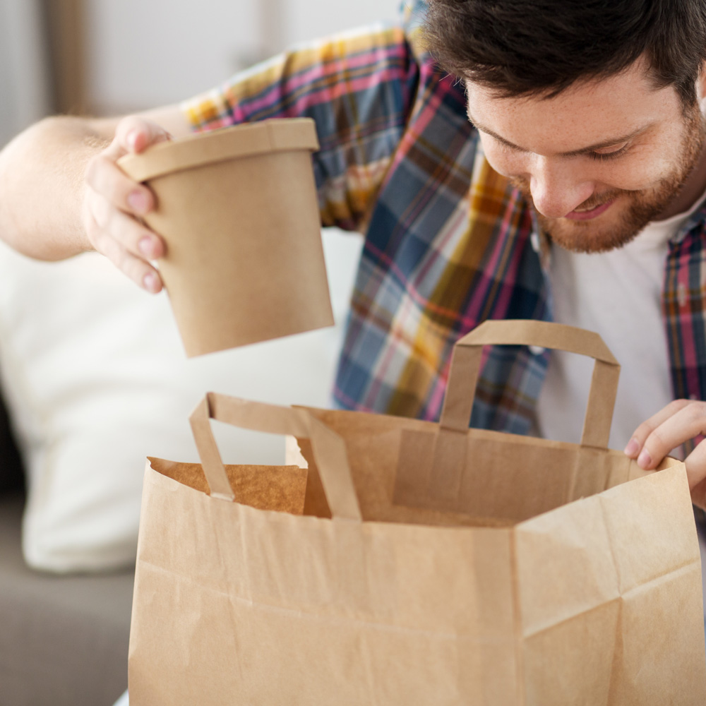 Bio Suppenbecher Minestrone | Kraftpapier/PE, Anwendung Bio Suppenbecher Minestrone | Kraftpapier/PE in der Anwendung