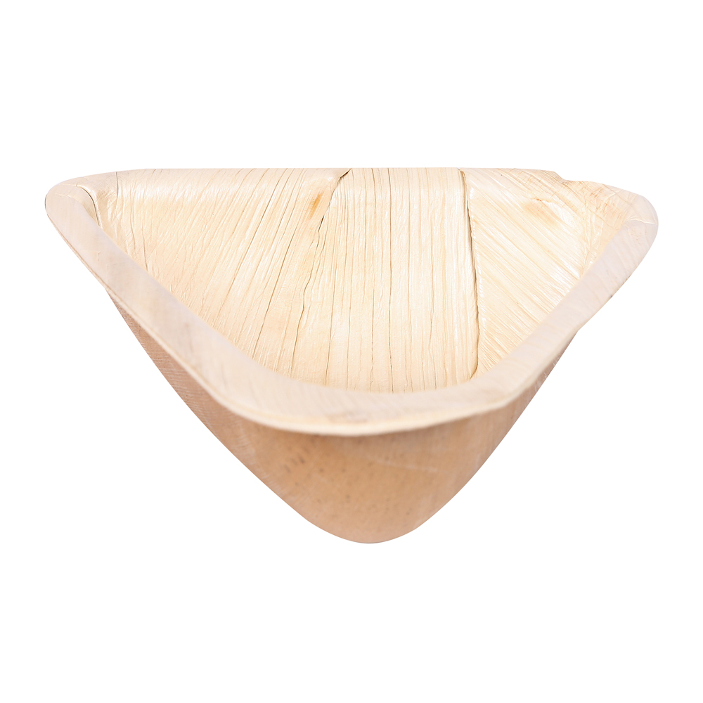 Bowls triangular made of palm leaf with 500ml in the front view
